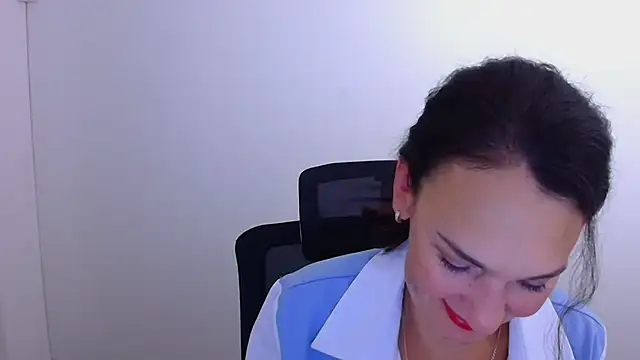 Snapshot of Rosie_Rosee chatting on 11.30.25 Rosie Rosee online show from 11.30.25