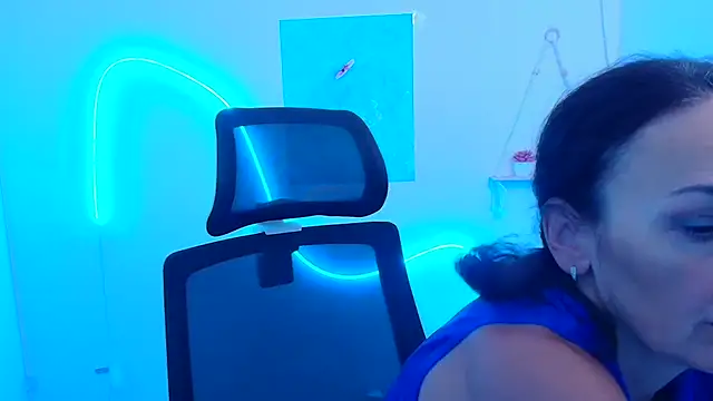 Snapshot of Rosie_Rosee chatting on 12.01.25 Rosie Rosee online show from 12.01.25