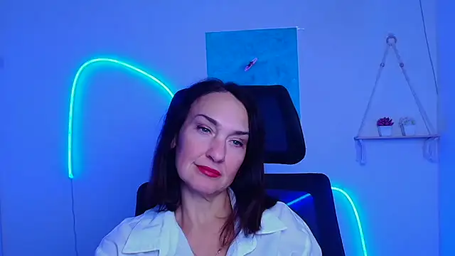 Snapshot of Rosie_Rosee chatting on 12.15.25 Rosie Rosee online show from 12.15.25