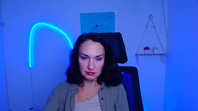 Snapshot of Rosie_Rosee chatting on 12.18.25 Rosie Rosee online show from 12.18.25