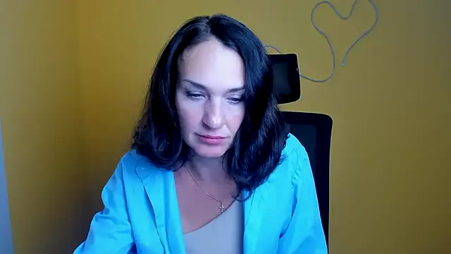 Snapshot of Rosie_Rosee chatting on 12.20.25 Rosie Rosee online show from 12.20.25