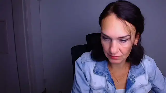 Snapshot of Rosie_Rosee chatting on 12.22.25 Rosie Rosee online show from 12.22.25