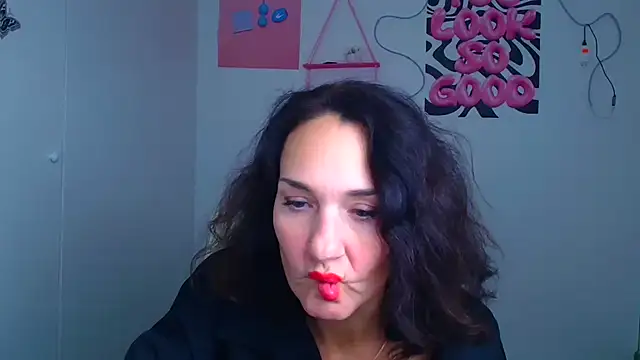 Snapshot of Rosie_Rosee chatting on 01.05.26 Rosie Rosee online show from 01.05.26