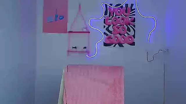 Snapshot of Rosie_Rosee chatting on 02.08.26 Rosie Rosee online show from 02.08.26