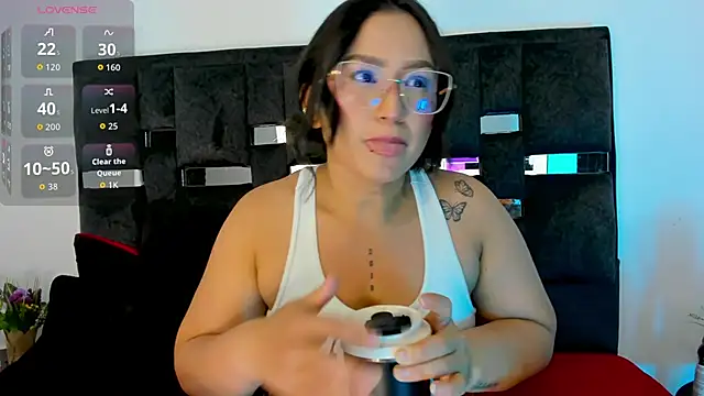 SussySunny  online show from 11.08.25