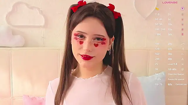 Snapshot of MoonliteDiva chatting on 02.13.26 MoonliteDiva online show from 02.13.26