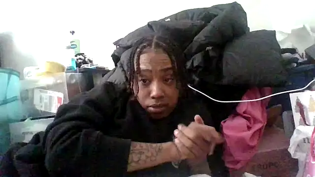 Snapshot of dezzidavill chatting on 02.06.26 dezzidavill online show from 02.06.26