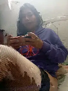 Snapshot of Adriana_20 chatting on 11.21.25 Adriana 20 online show from 11.21.25