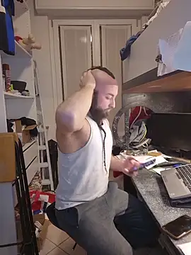 Snapshot of BeppeRagnar chatting on 12.19.25 BeppeRagnar online show from 12.19.25