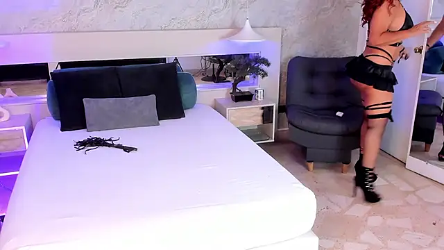 Snapshot of Natashaa-bluer chatting on 10.23.25 Natashaa-bluer online show from 10.23.25