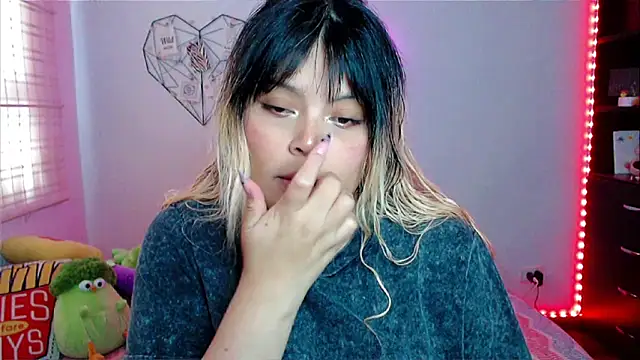 EllieMoonX online show from 02.20.26