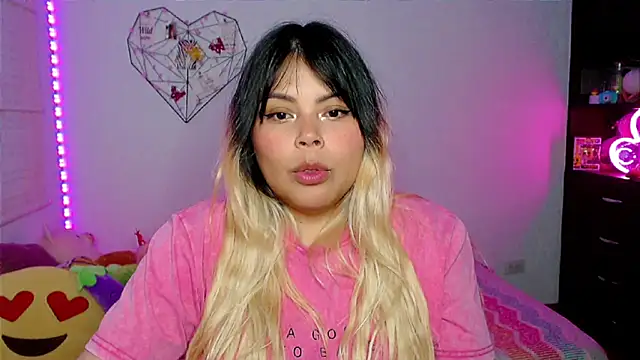 EllieMoonX online show from 04.14.26