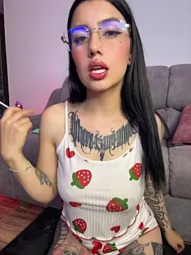 Snapshot of Lucy_699 chatting on 05.15.26 Lucy 699 online show from 05.15.26