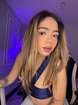 HoneyMollyX online show from 10.30.25