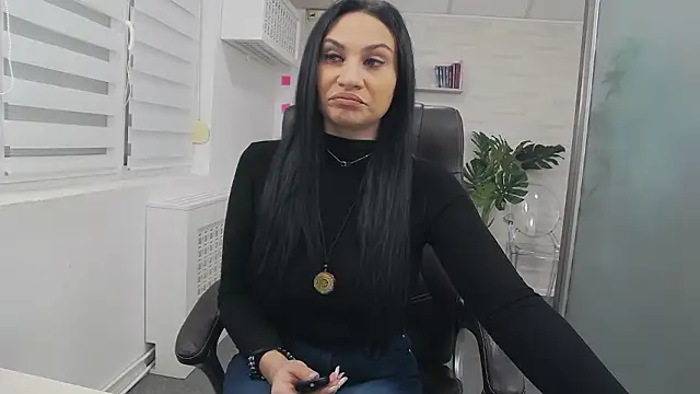 YaraXCox online show from 02.08.26