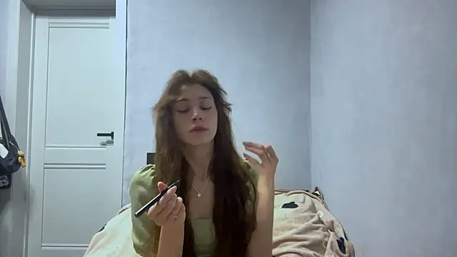 WildPeachh online show from 11.10.25