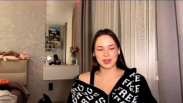 Snapshot of AlvinaMulloy chatting on 12.02.25 AlvinaMulloy online show from 12.02.25