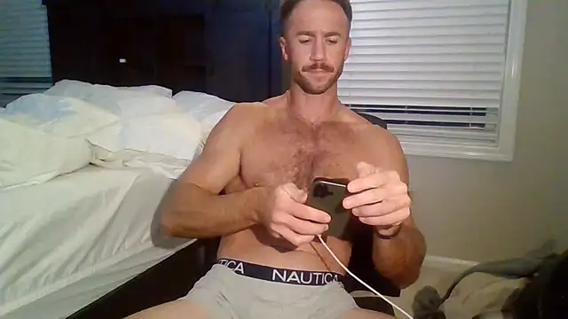 Snapshot of Hammer1128 chatting on 11.13.25 Hammer1128 online show from 11.13.25