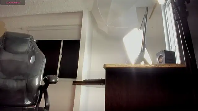 Snapshot of Kail_nil chatting on 10.14.25 Kail nil online show from 10.14.25