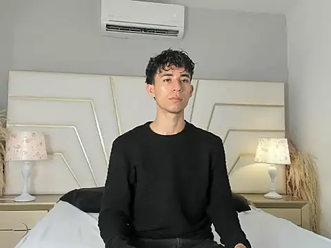 Snapshot of Zahir_Ashar chatting on 10.16.25 Zahir Ashar online show from 10.16.25