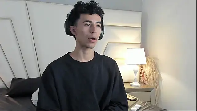 Snapshot of Zahir_Ashar chatting on 10.24.25 Zahir Ashar online show from 10.24.25