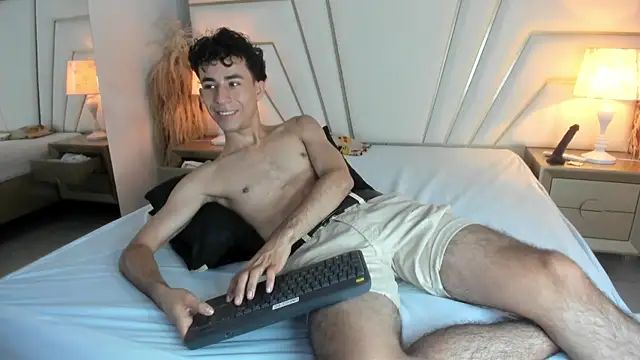 Snapshot of Zahir_Ashar chatting on 10.27.25 Zahir Ashar online show from 10.27.25