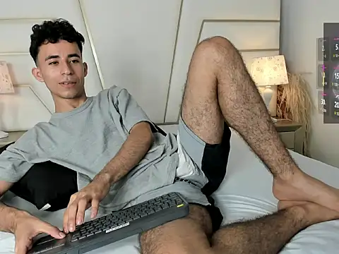 Snapshot of Zahir_Ashar chatting on 11.01.25 Zahir Ashar online show from 11.01.25