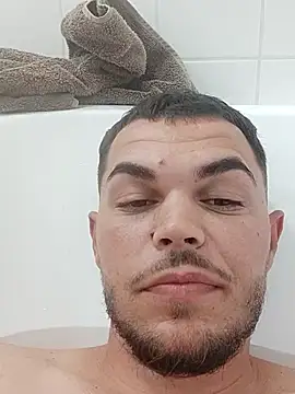 Snapshot of Alexszader36 chatting on 10.22.25 Alexszader36 online show from 10.22.25