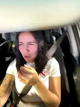 Snapshot of Lolathebaddie chatting on 10.21.25 Lolathebaddie online show from 10.21.25