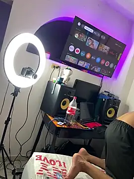 Snapshot of AnyRUSSO chatting on 02.14.26 AnyRUSSO online show from 02.14.26