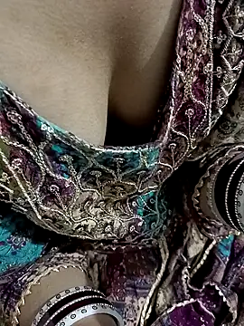 Snapshot of HOT-CPL-11 chatting on 11.03.25 HOT-CPL-11 online show from 11.03.25