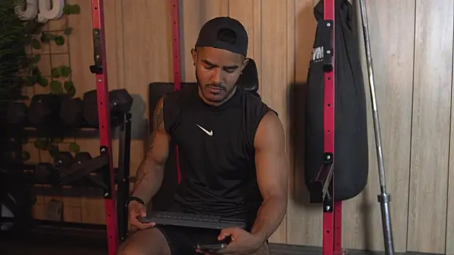 Snapshot of Reik_Vonn chatting on 10.15.25 Reik Vonn online show from 10.15.25