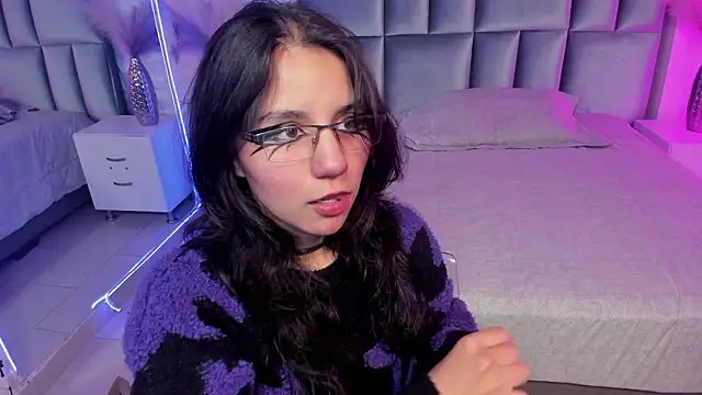 HollyPeach online show from 02.18.26