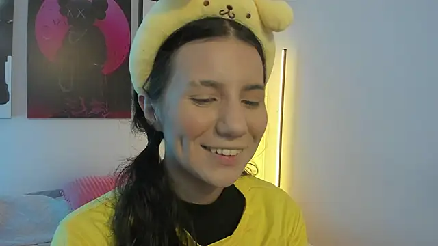 HollyPeach online show from 06.03.26