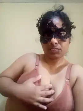 Expose Queen online show from 03.11.26