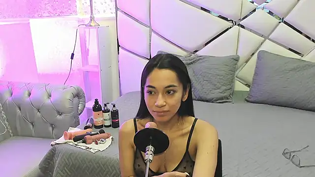 GabbiePrice online show from 06.11.26