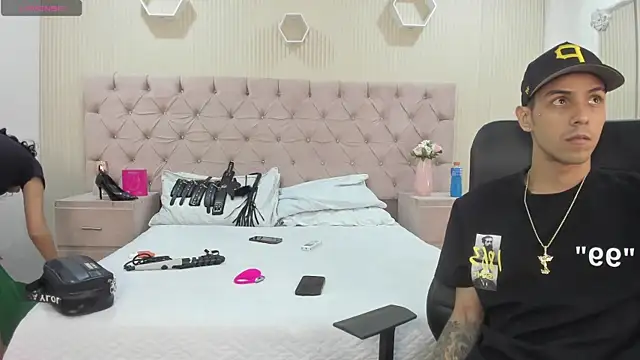 DerryAndIzzy online show from 05.21.26