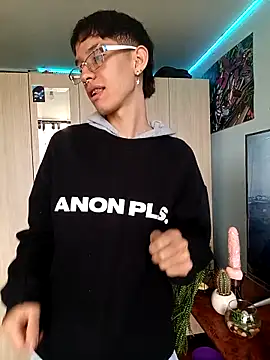 heyy noah11 online show from 10.31.25