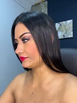Snapshot of _Isabella_1 chatting on 10.18.25 Isabella 1 online show from 10.18.25