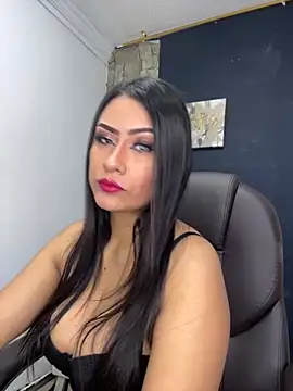 Snapshot of _Isabella_1 chatting on 10.20.25 Isabella 1 online show from 10.20.25