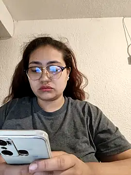 I AM ISABELLA online show from 10.23.25
