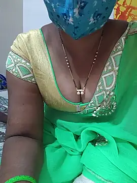 Snapshot of Best_Kannada_Couple chatting on 12.15.25 Best Kannada Couple online show from 12.15.25