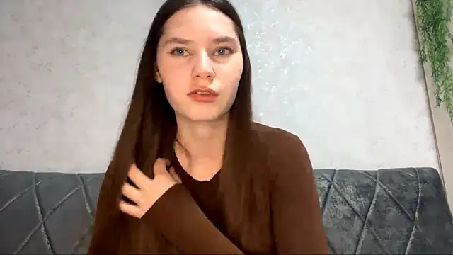 Snapshot of KaseyByczek chatting on 10.12.25 KaseyByczek online show from 10.12.25