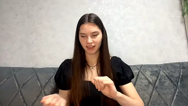 Snapshot of KaseyByczek chatting on 10.16.25 KaseyByczek online show from 10.16.25