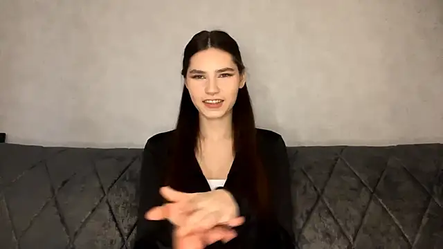 Snapshot of KaseyByczek chatting on 10.20.25 KaseyByczek online show from 10.20.25