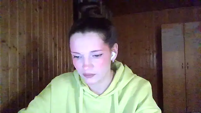 AmeliieLaFleur online show from 03.04.26