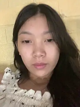 Snapshot of linh-lan1 chatting on 10.13.25 linh-lan1 online show from 10.13.25