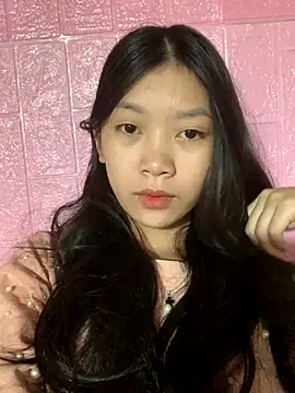 Snapshot of linh-lan1 chatting on 10.14.25 linh-lan1 online show from 10.14.25