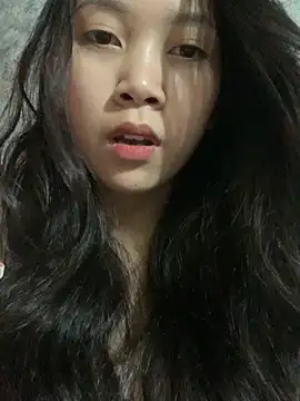 Snapshot of linh-lan1 chatting on 10.19.25 linh-lan1 online show from 10.19.25