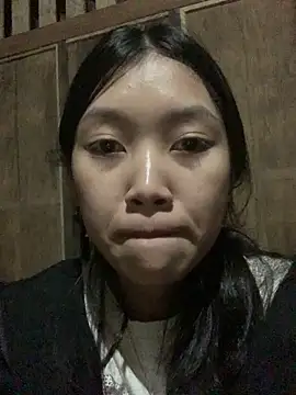 Snapshot of linh-lan1 chatting on 11.02.25 linh-lan1 online show from 11.02.25